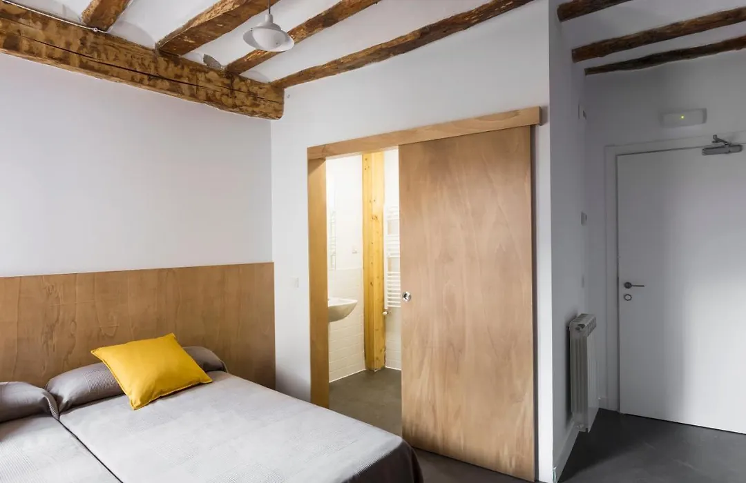 Hostel.B-1